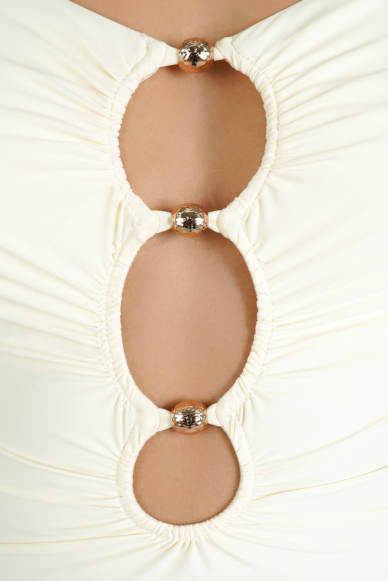 Entero Bandeau Crema Detalles Metálicos