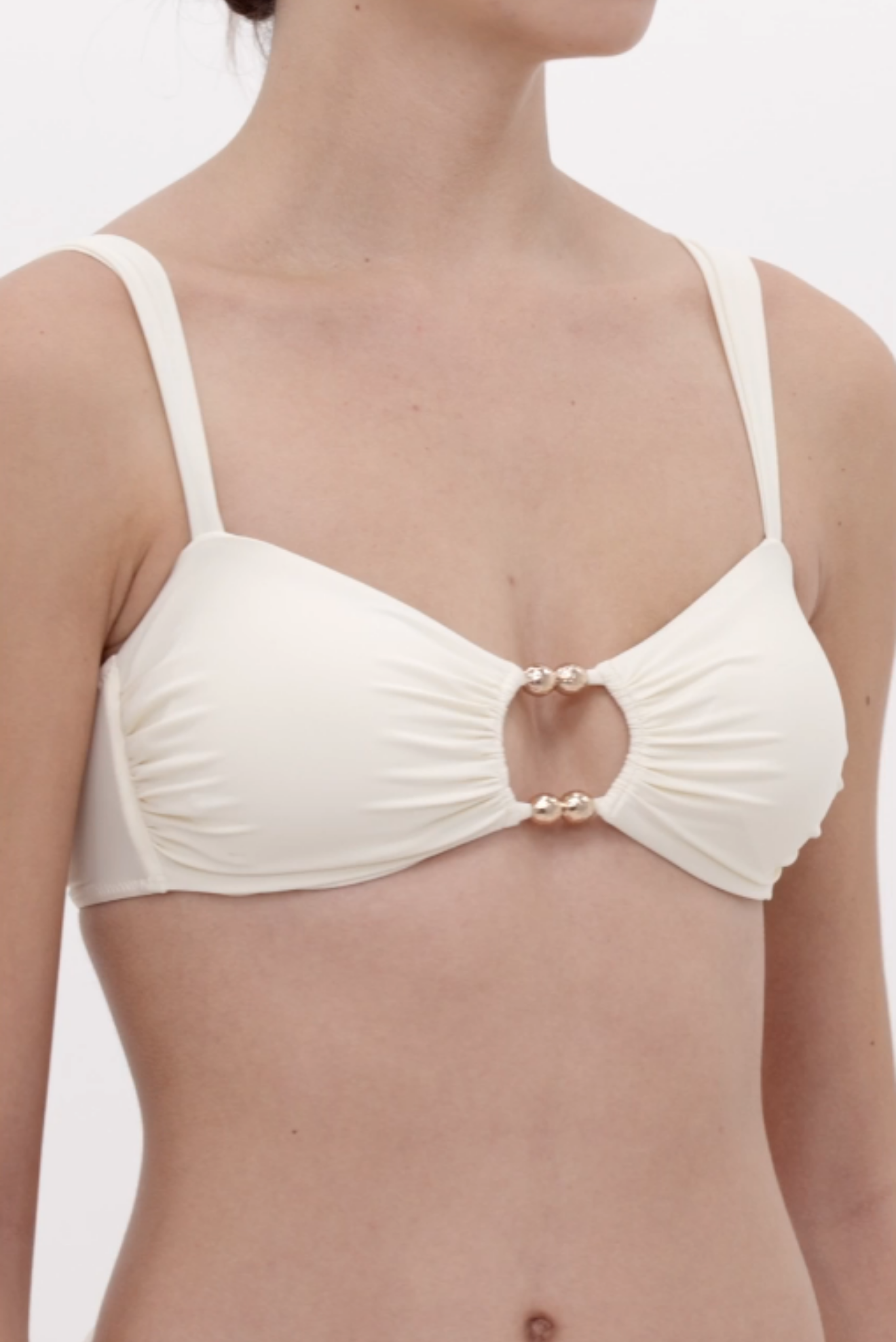 Top Bandeau Detalles Metálicos Crema