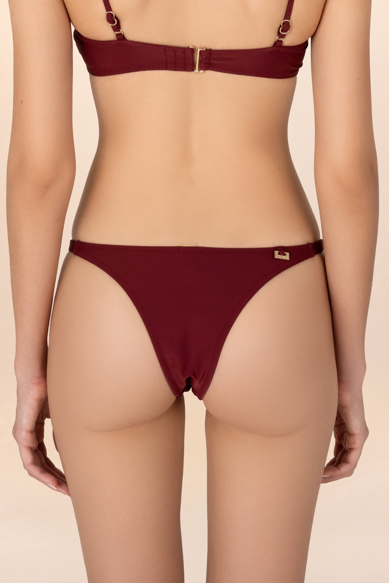 Lyon Adjustable Bottom