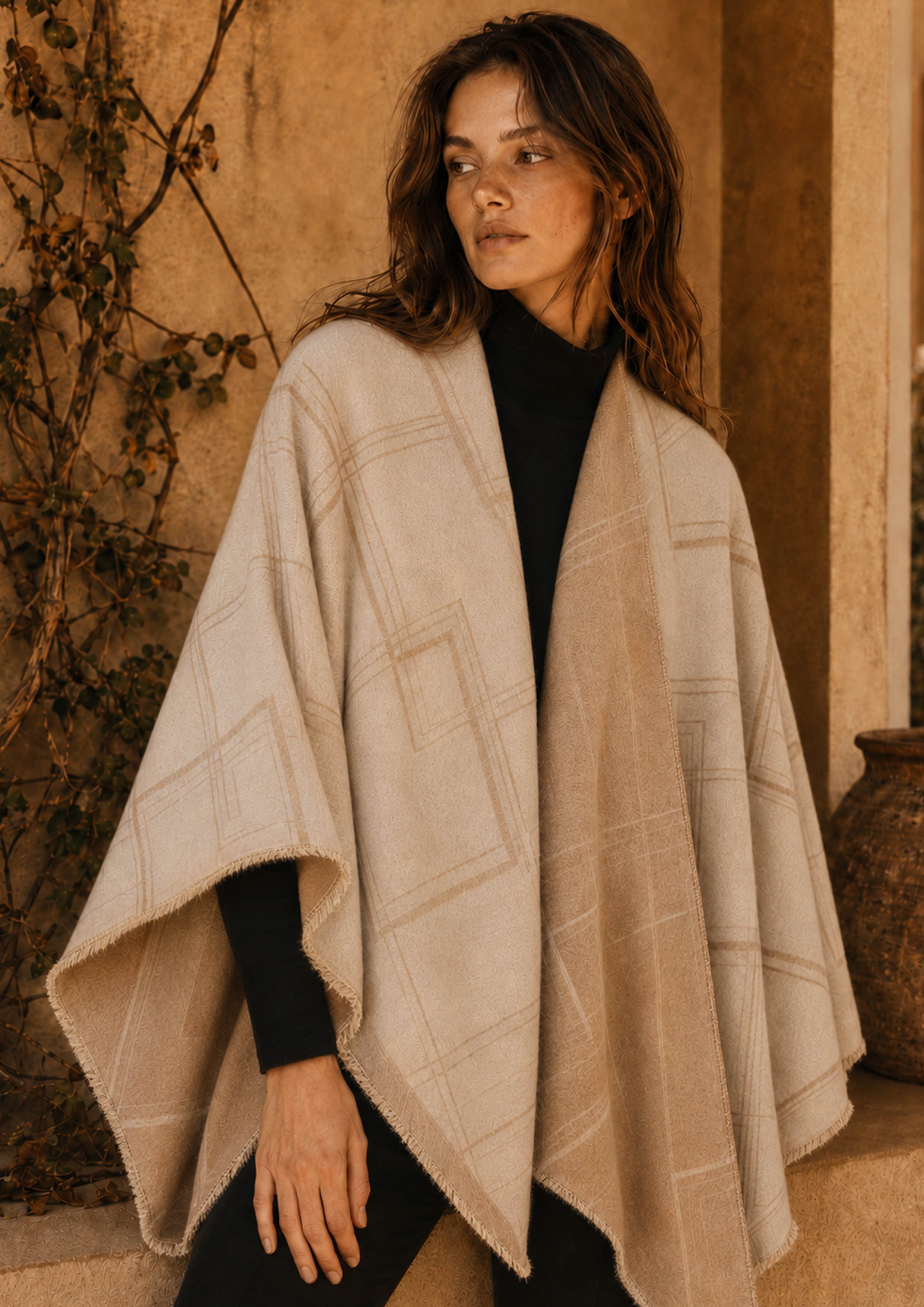 RUANA LIORA BEIGE