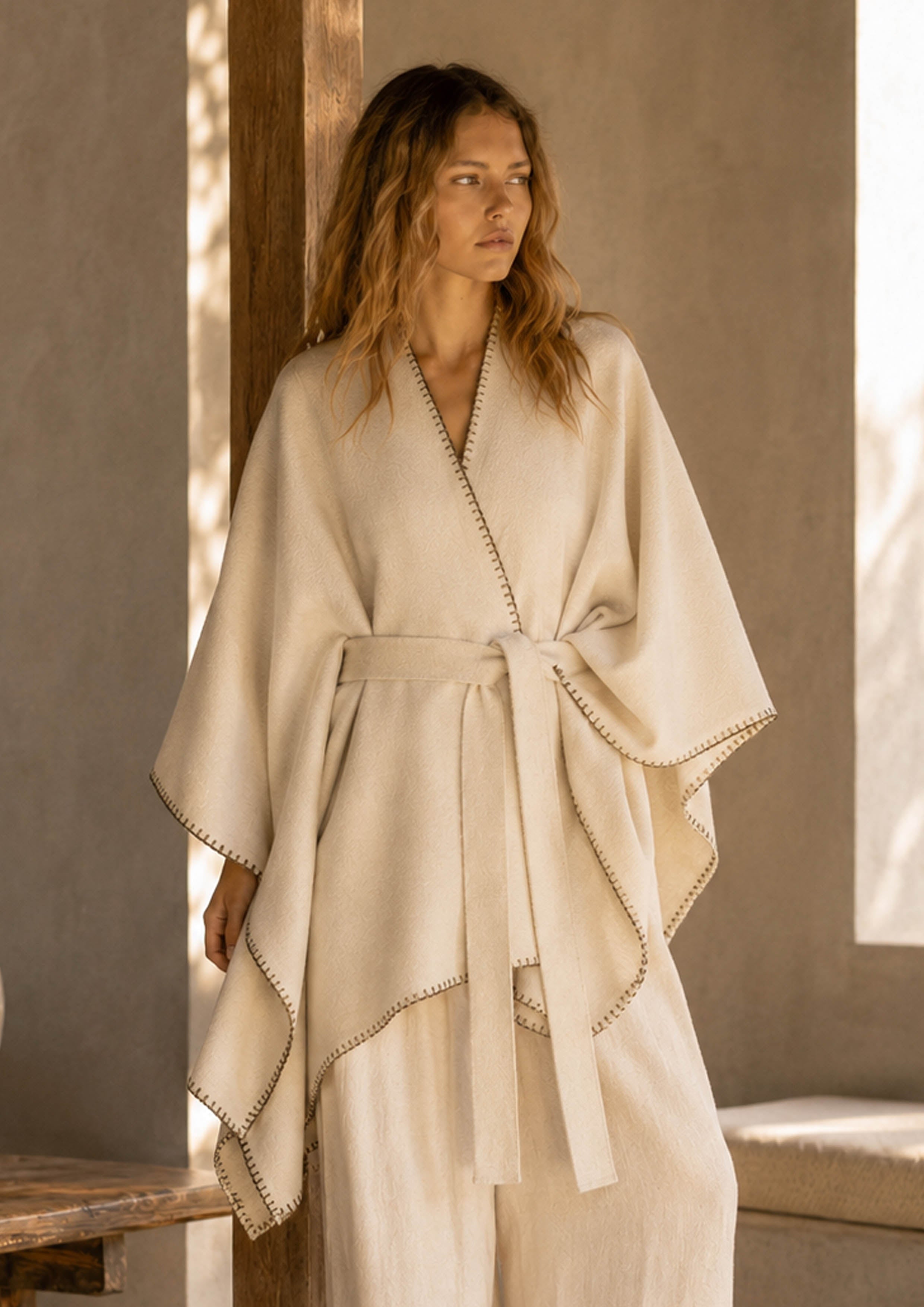 RUANA SOLANA BLANCA