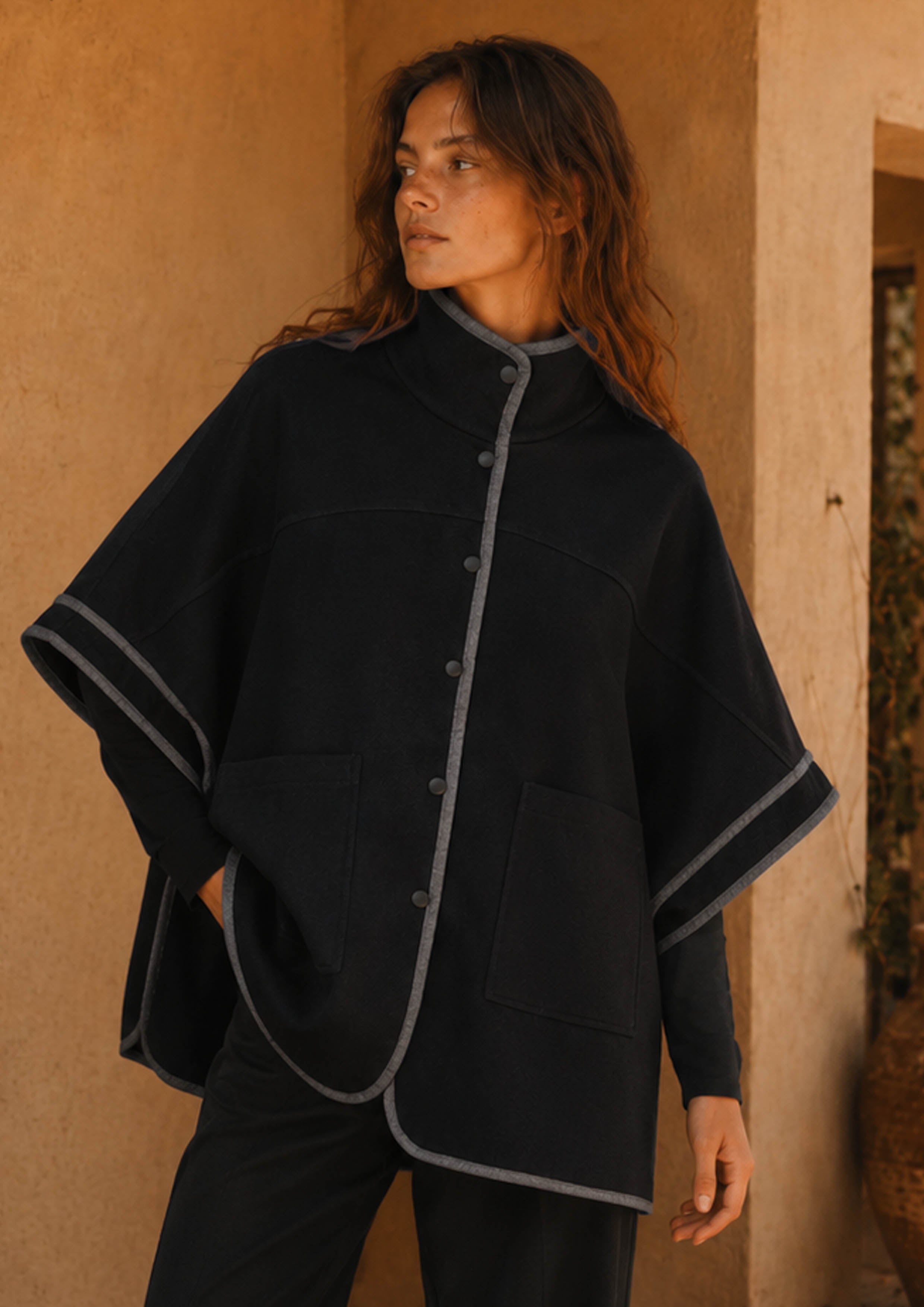 PONCHO ISOLDE NEGRO